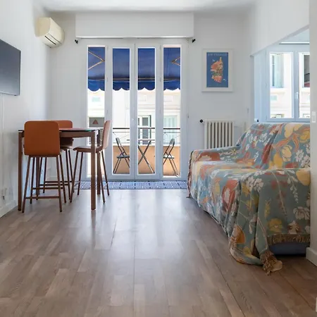 2 Pieces - Clim - Tram A 5' Centre A 15' ニース